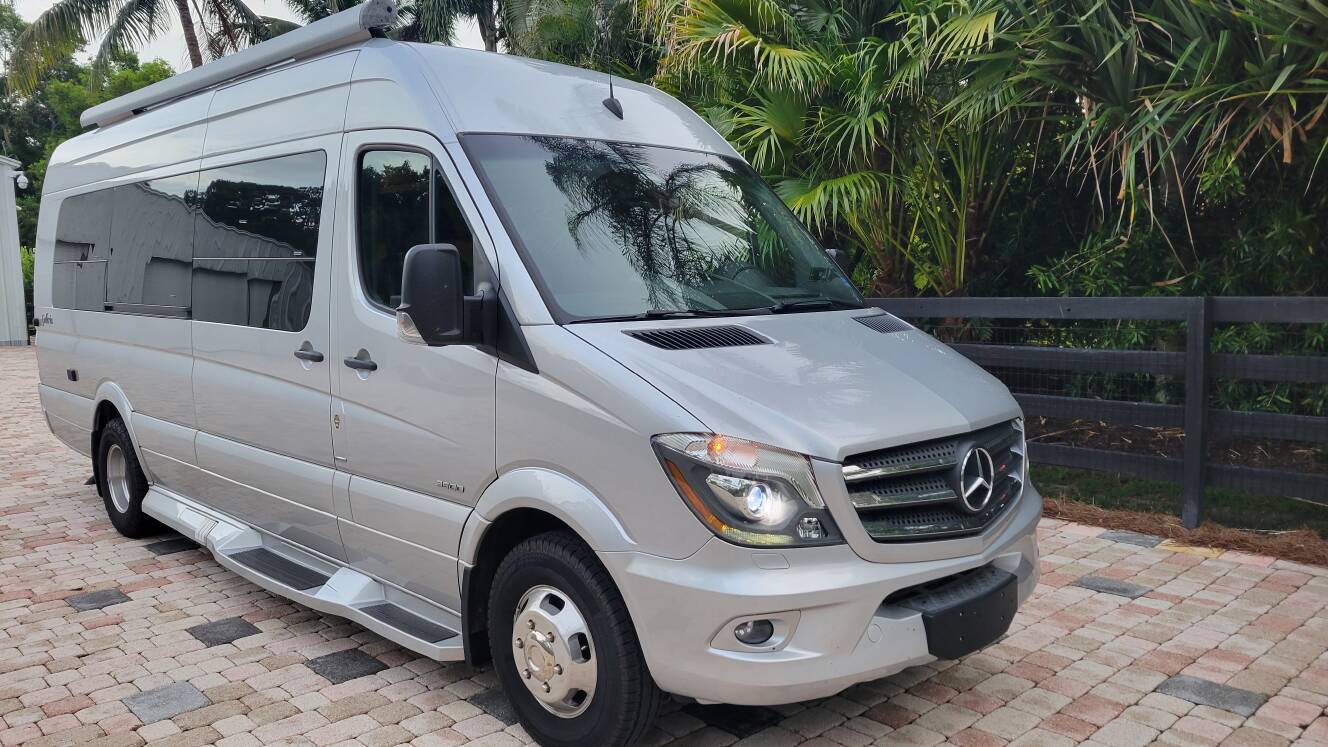 A photo of this 2016 Coachmen GALLERIA 24Q