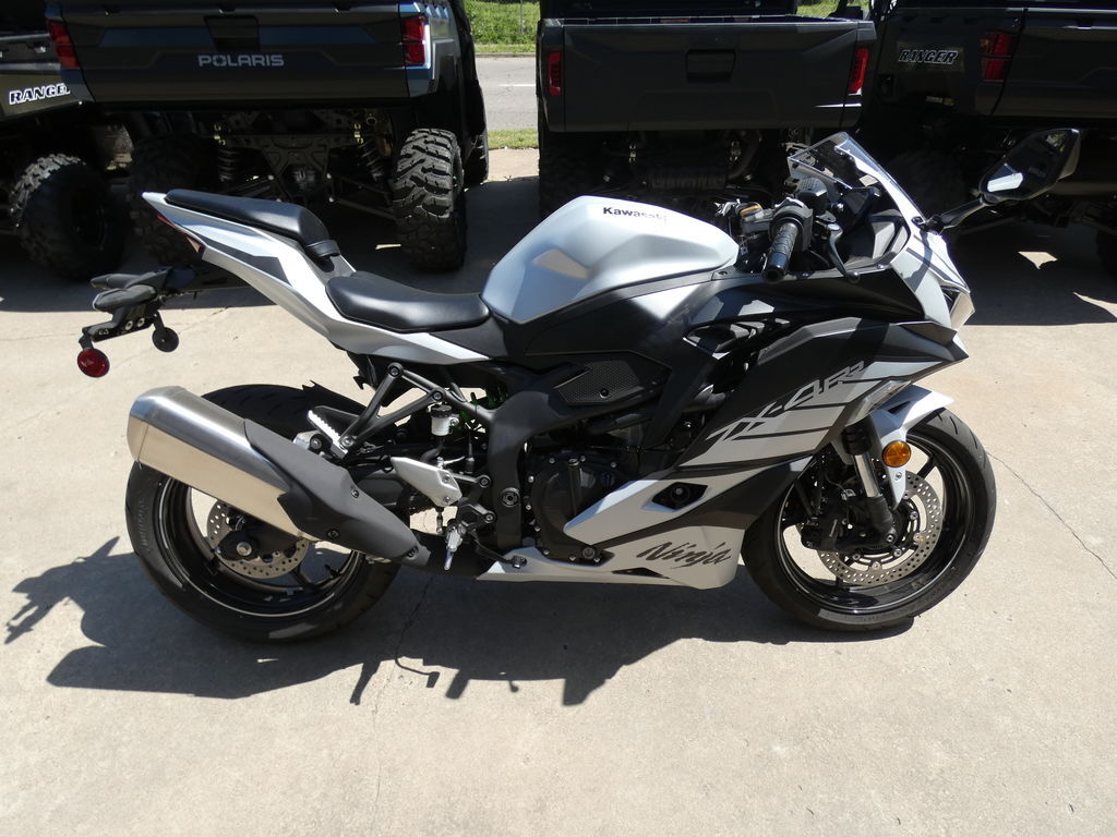 Silver Kawasaki Er 6N Motorcycles For Sale in Arkansas