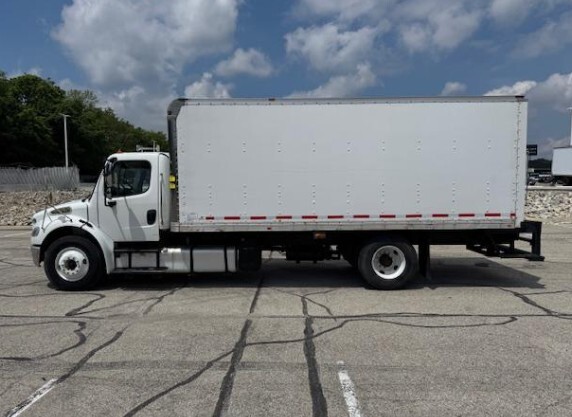 2014 FREIGHTLINER BUSINESS CLASS M2 106 in Indianapolis, IN