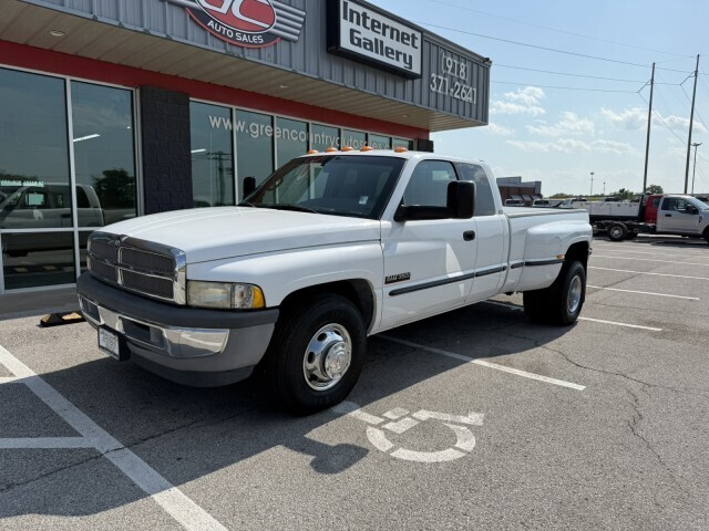 2001 DODGE RAM 3500 in Collinsville, OK