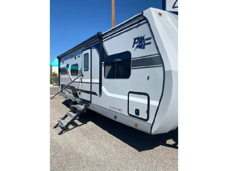 2025 NORTHWOOD MFG ARCTIC FOX NORTH FORK 25R