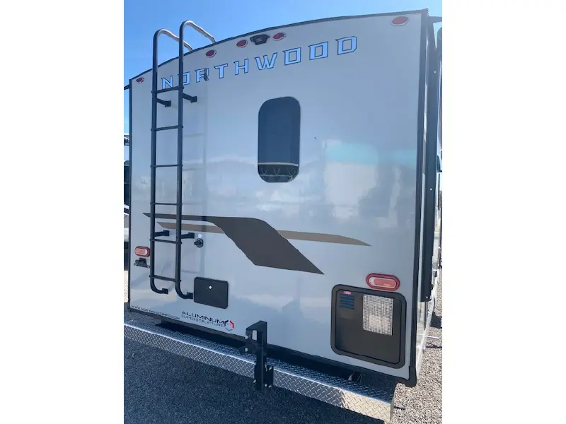 2025 NORTHWOOD MFG ARCTIC FOX NORTH FORK 25R