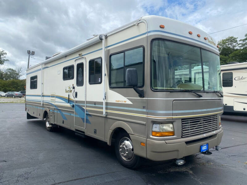 2000 Fleetwood BOUNDER 34D in crossville TN