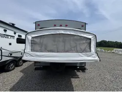 2018 FOREST RIVER SURVEYOR 192T