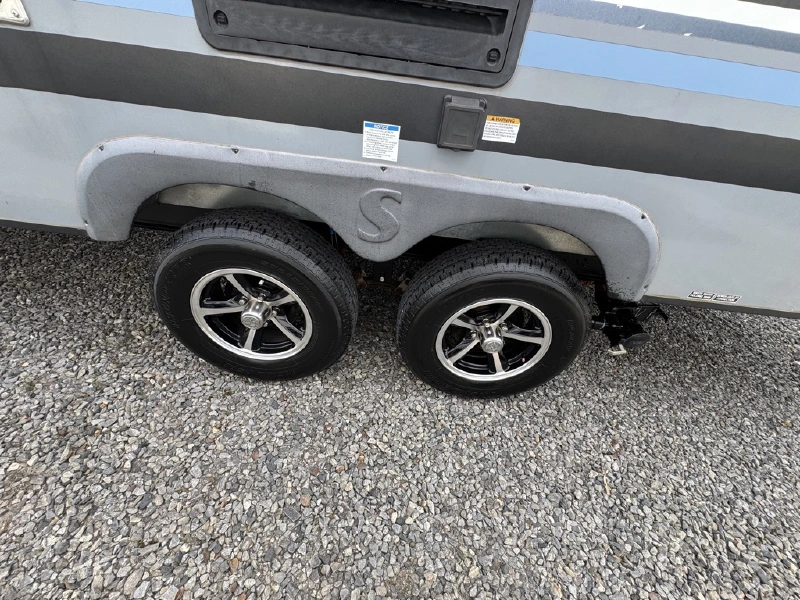 2018 FOREST RIVER SURVEYOR 192T