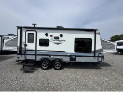 2018 FOREST RIVER SURVEYOR 192T
