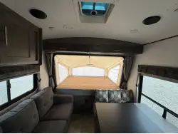 2018 FOREST RIVER SURVEYOR 192T