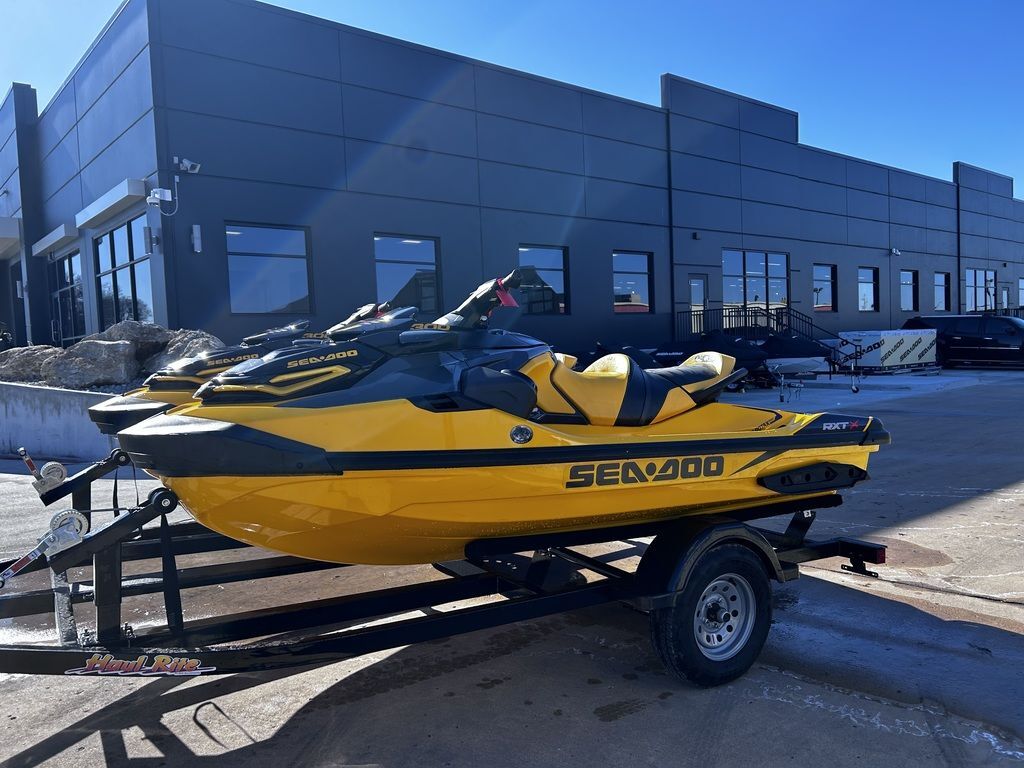 在庫処分　残り5個　 新品 RXT300 リアルカーボン　アイライン RXTX300 SEADOO BRP 未塗装品 X 300 Rxt For Sale - Sea-Doo Personal Watercraft - PWC Trader