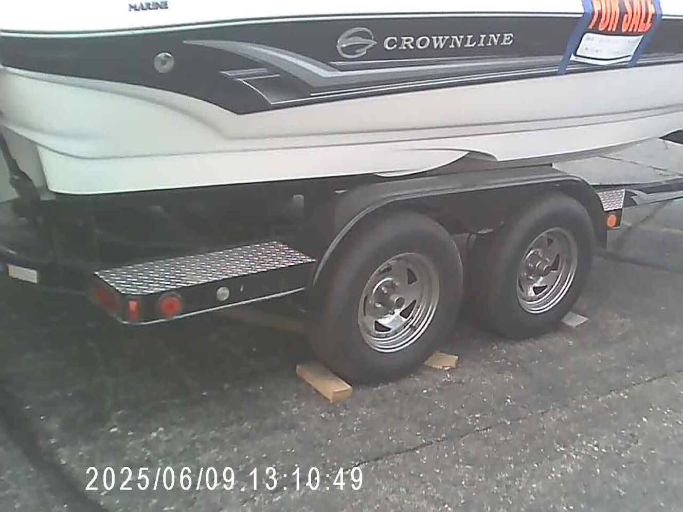 A photo of this 2005 Crownline 206 LS