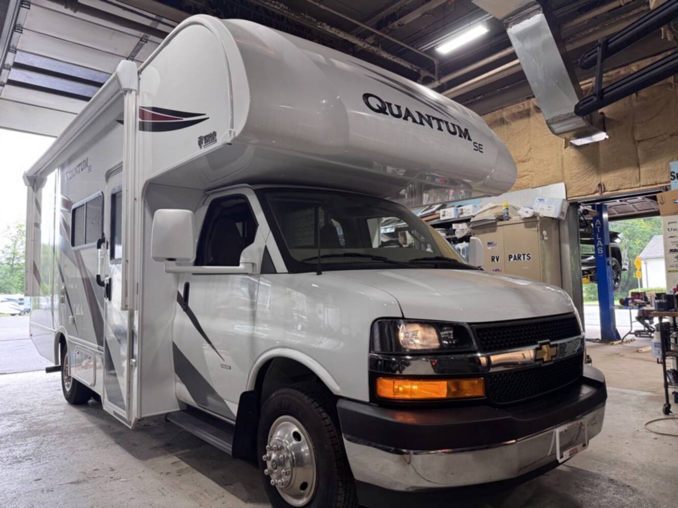 A photo of this 2024 Thor Motor Coach Quantum SE22