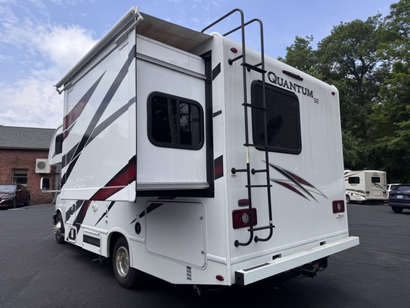 A photo of this 2024 Thor Motor Coach Quantum SE22