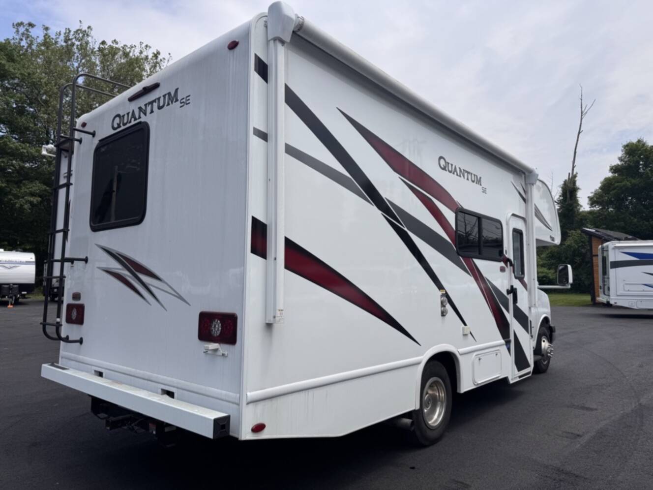 A photo of this 2024 Thor Motor Coach Quantum SE22