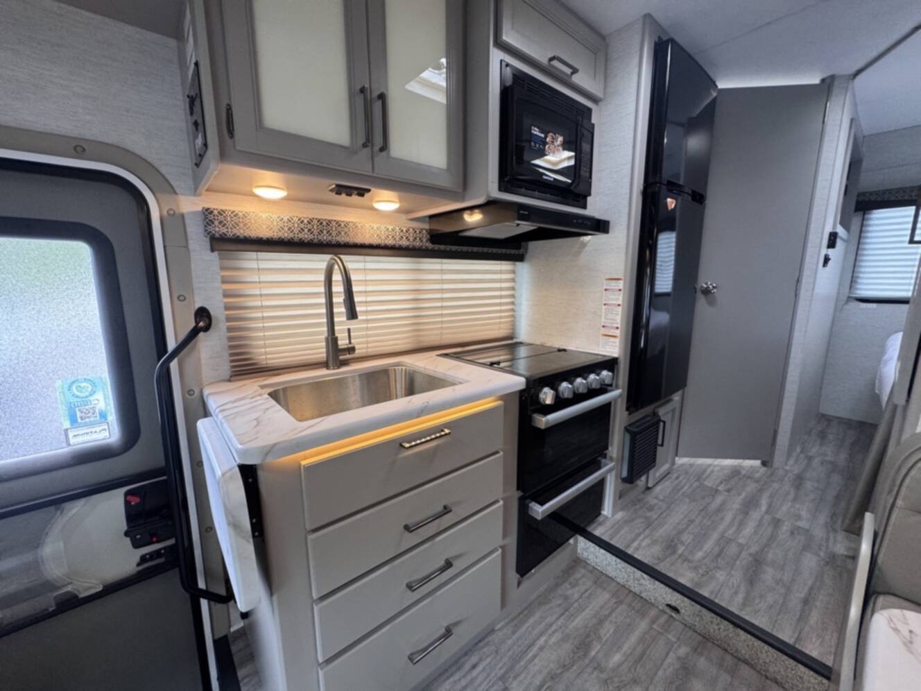 A photo of this 2024 Thor Motor Coach Quantum SE22