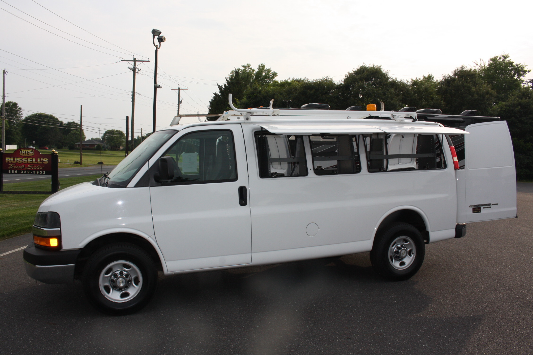 2015 CHEVROLET EXPRESS G3500 in Bridgeton, NJ