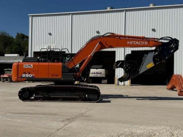 ZX210 LC-7H For Sale - Hitachi Material Handlers - Equipment