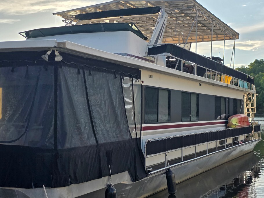1989 Sumerset Houseboat 16' x 64' w/Catwalks in monticello KY