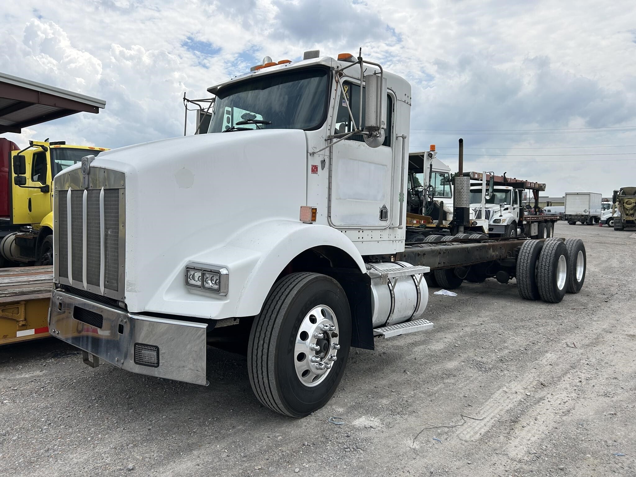 2002 KENWORTH T800 in Covington, TN
