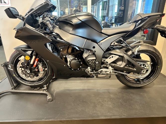 Ninja様！！ 注目ショップ KAWASAKI Ninja 青島文化教材社 メタリック