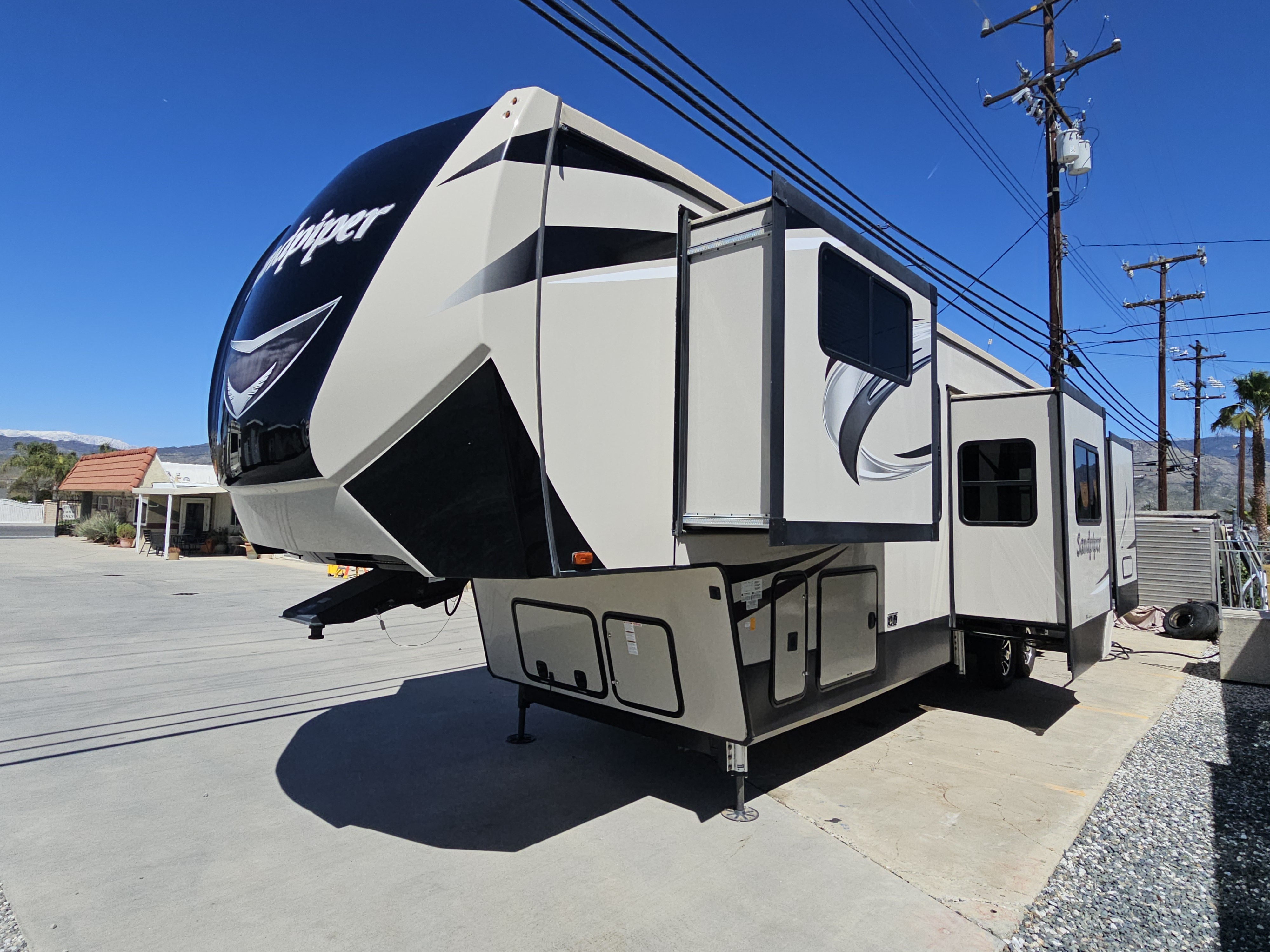 2019 Forest River SANDPIPER 38FKOK in hemet CA