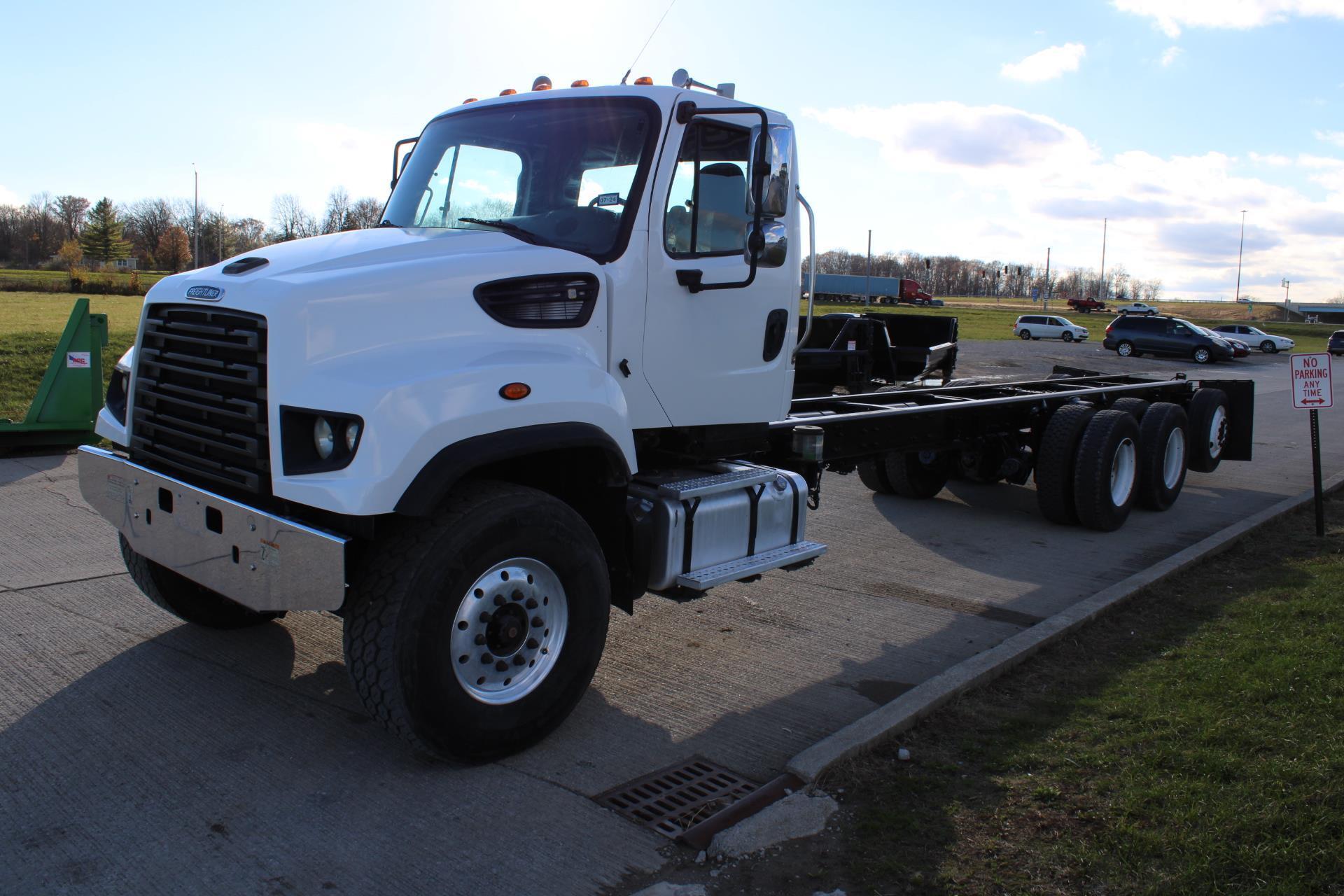2013 FREIGHTLINER 114 SD in New Haven, IN