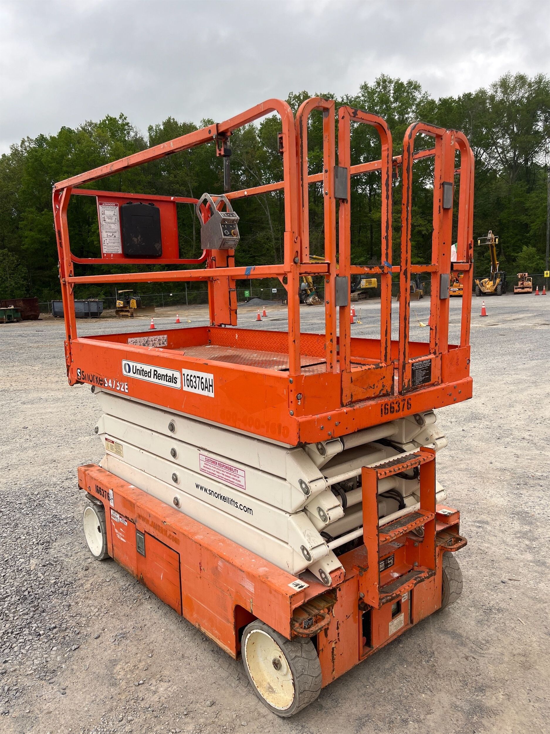 2016 SNORKEL S4732E Scissor Lift in Auburn, AL