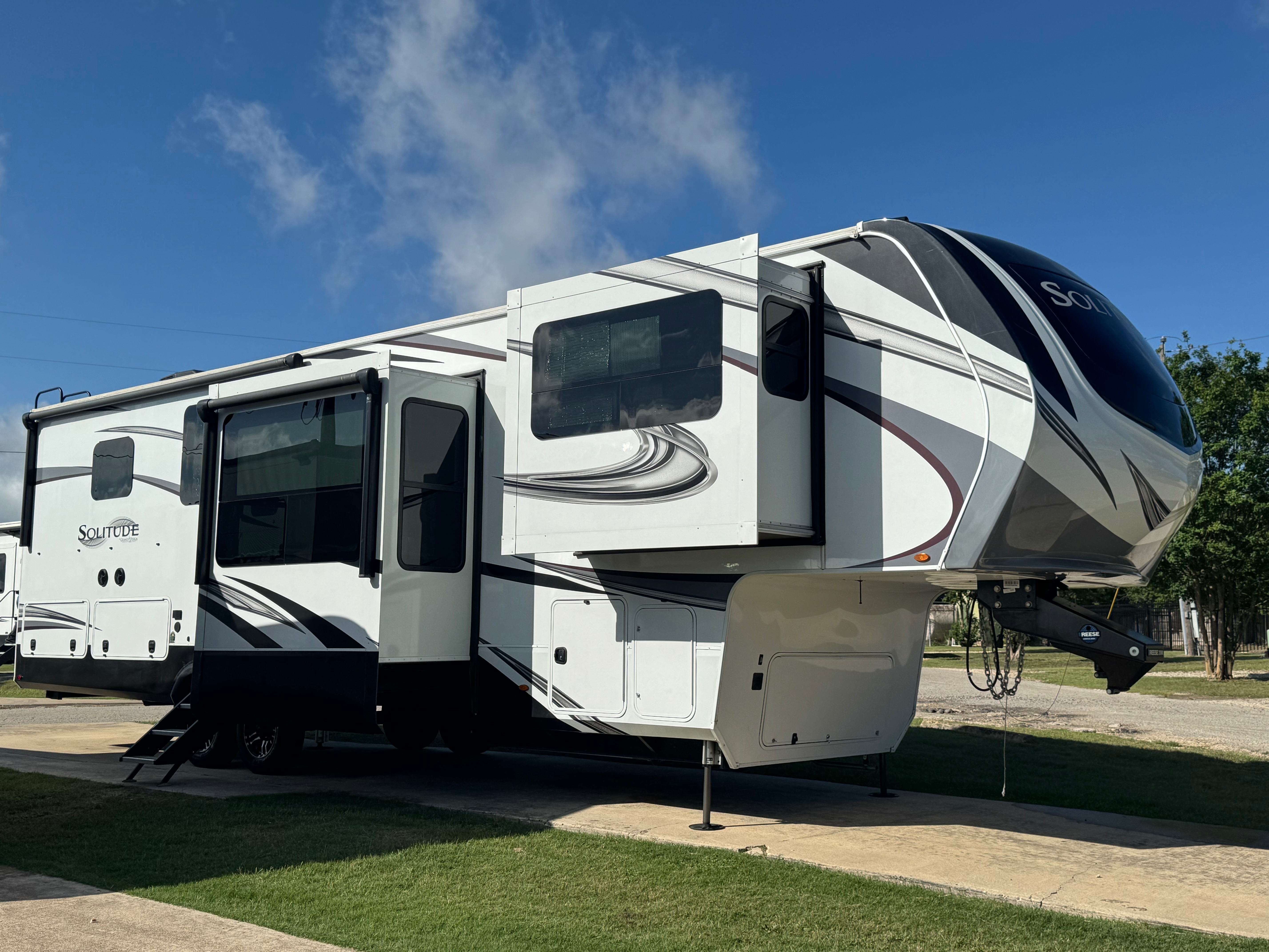 2022 Grand Design SOLITUDE 346FLS in bastrop TX