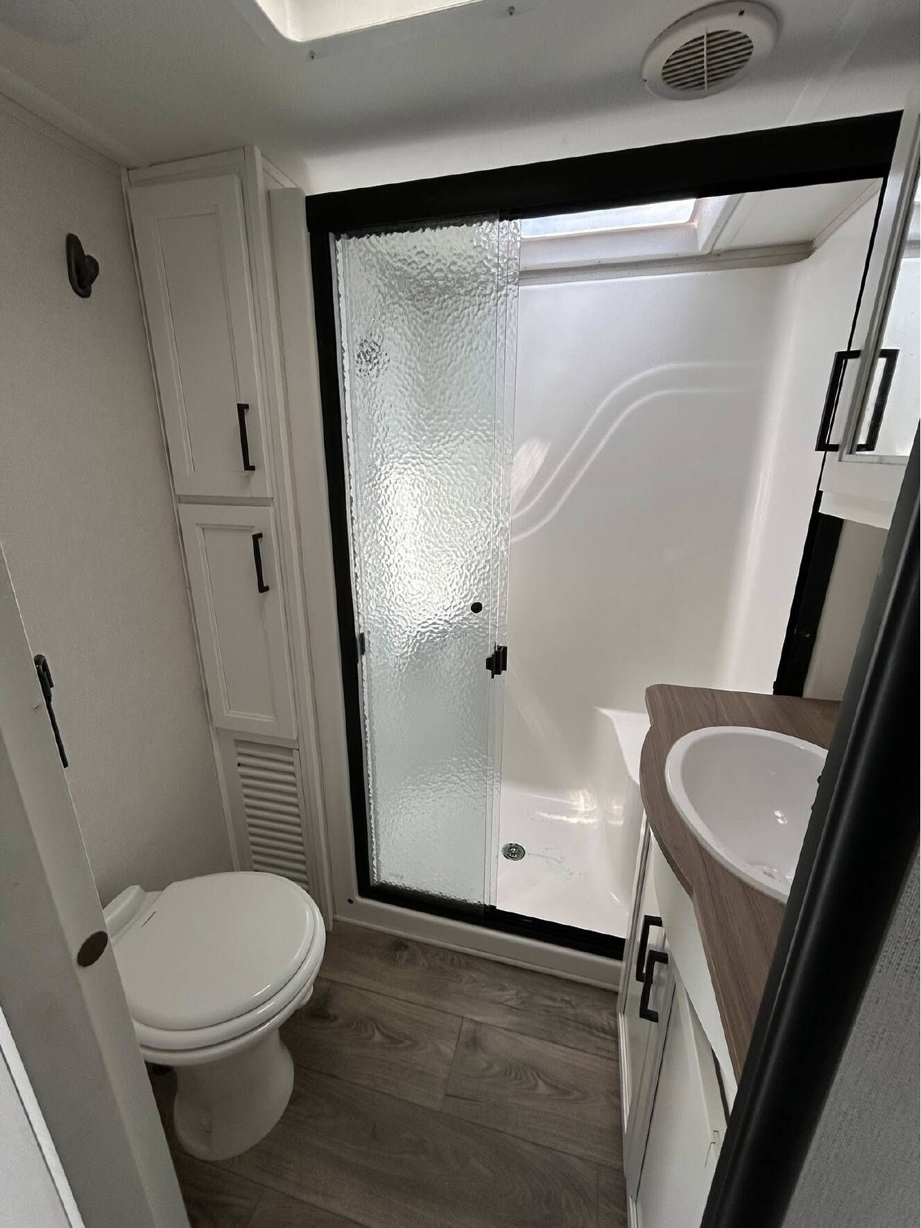 A photo of this 2022 Prime Time CRUSADER 395BHL