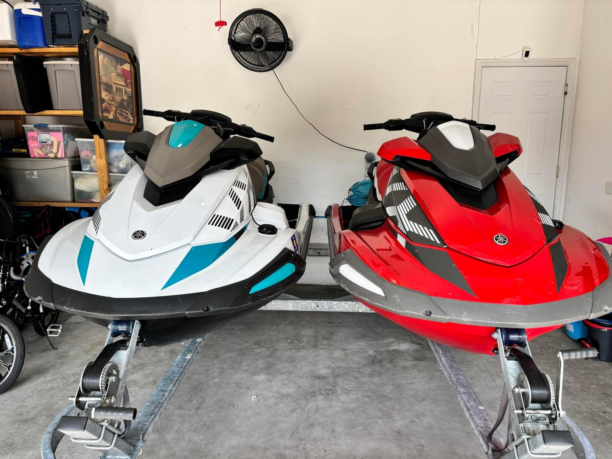 【スーパーセール在庫一掃⭐️】ビビッドレッド 2017年モデル ヤマハY1190 Red Waverunner Vx For Sale - Yamaha Personal Watercraft