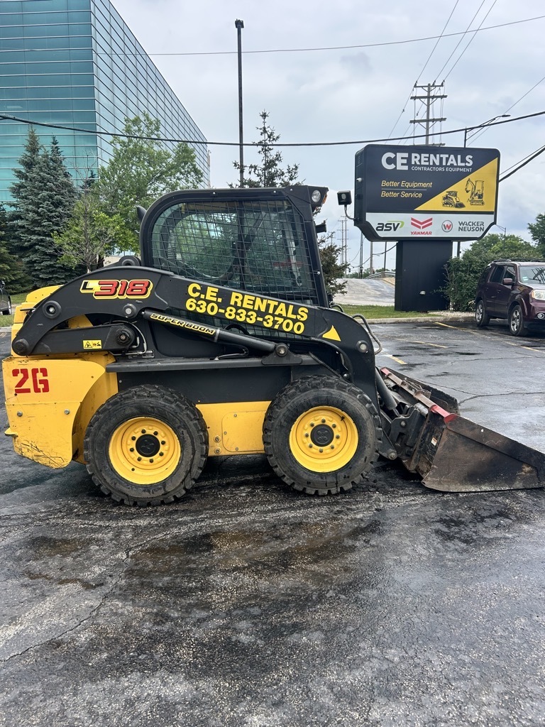2021 NEW HOLLAND L318 in Elmhurst, IL