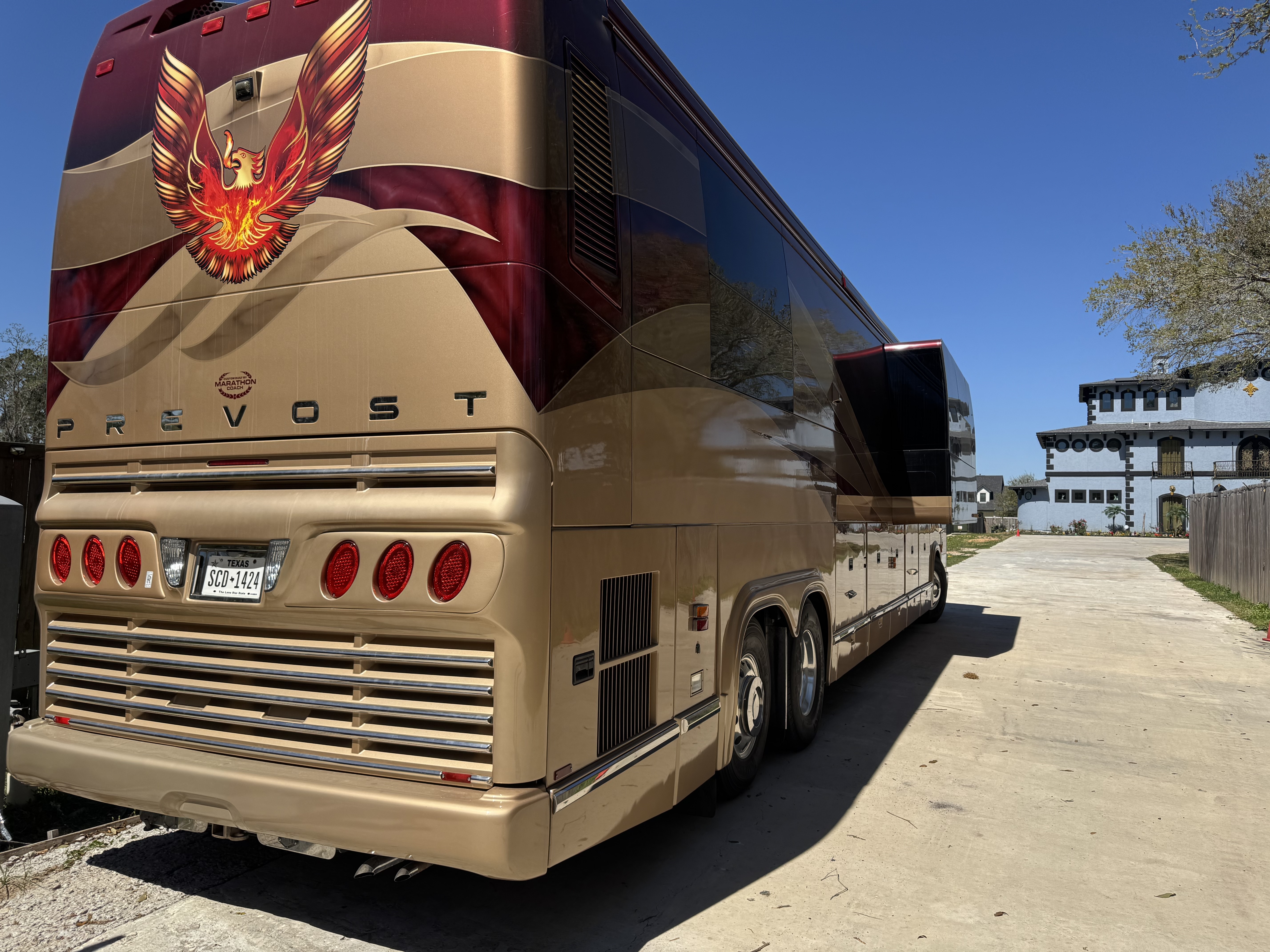 2009 Prevost MARATHON COACH H3-45 TRIPLE SLIDE in alvin TX