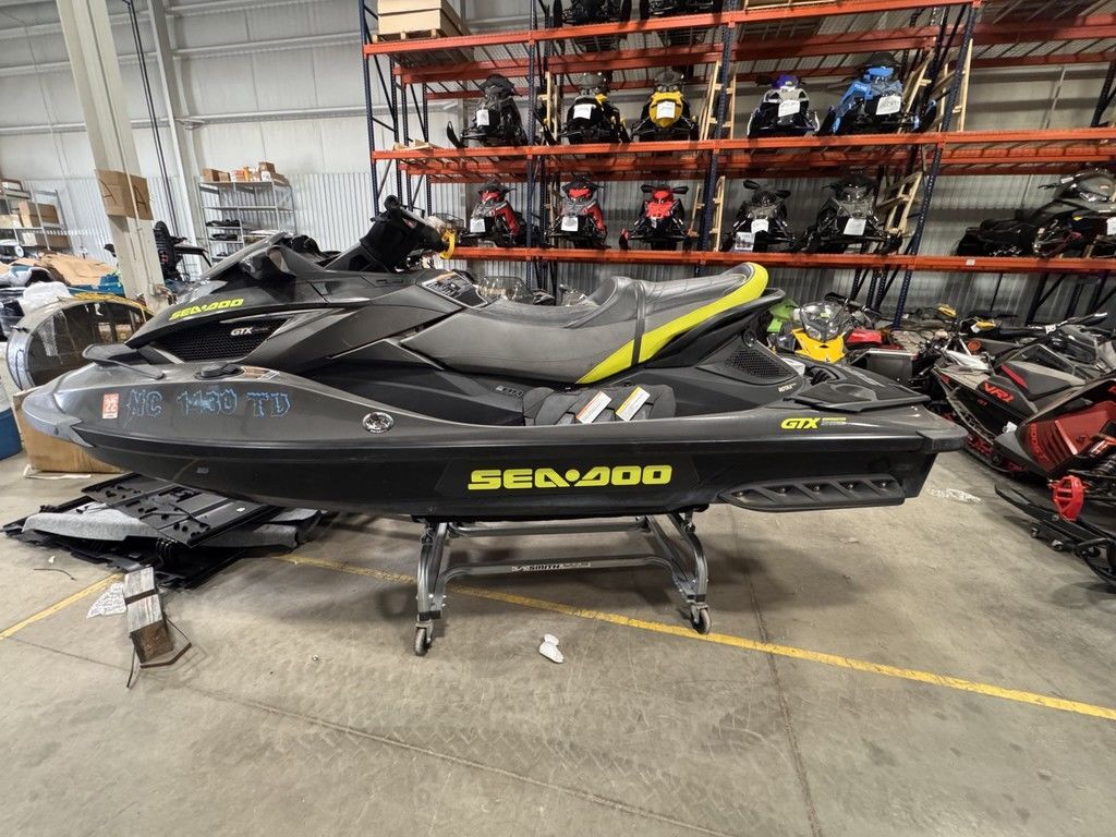 2015 Sea-Doo GTX Limited iS 260 Jet Ski - Walkaround - 2015