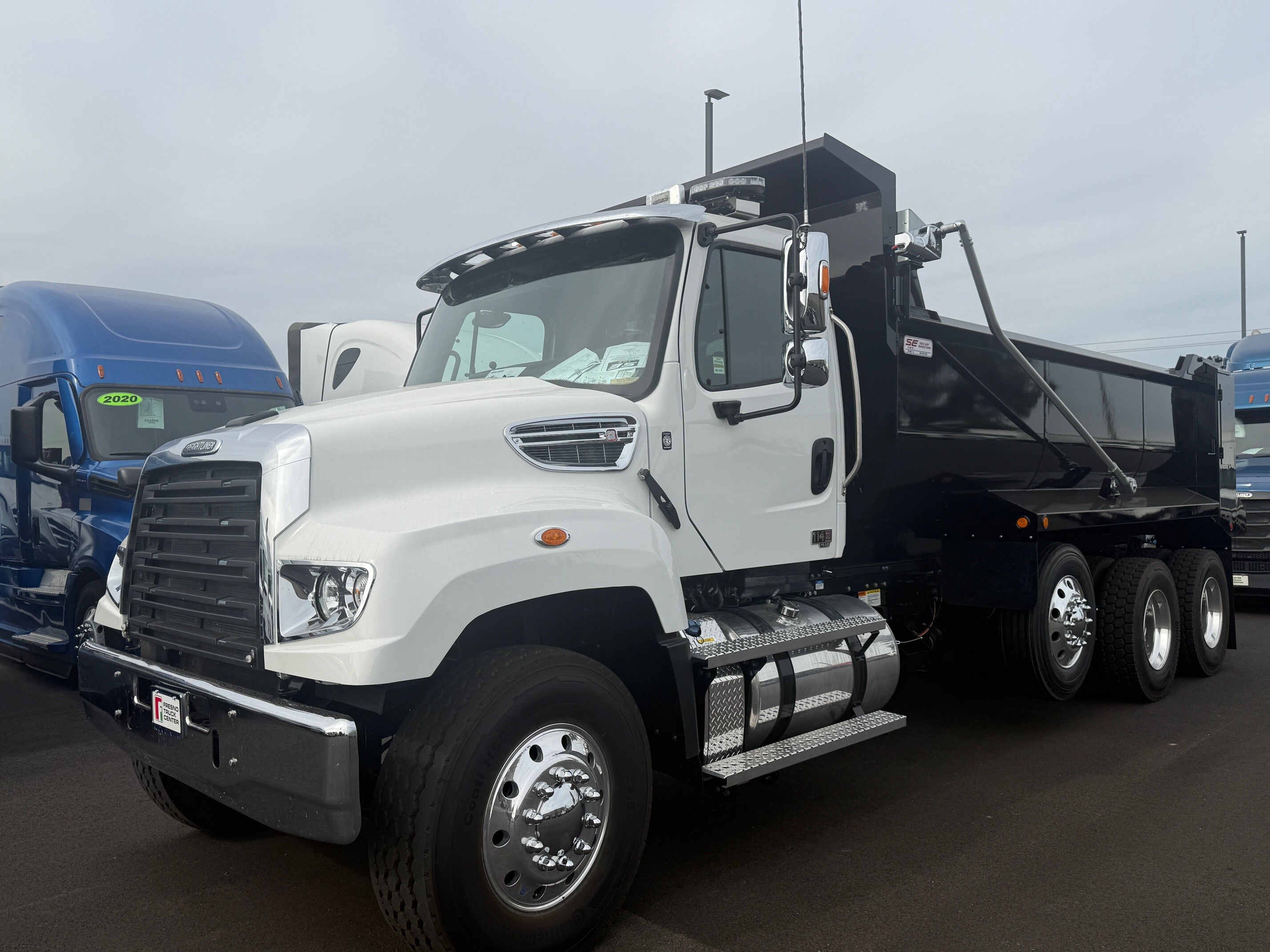 2025 FREIGHTLINER 114 SD in Oakland, CA