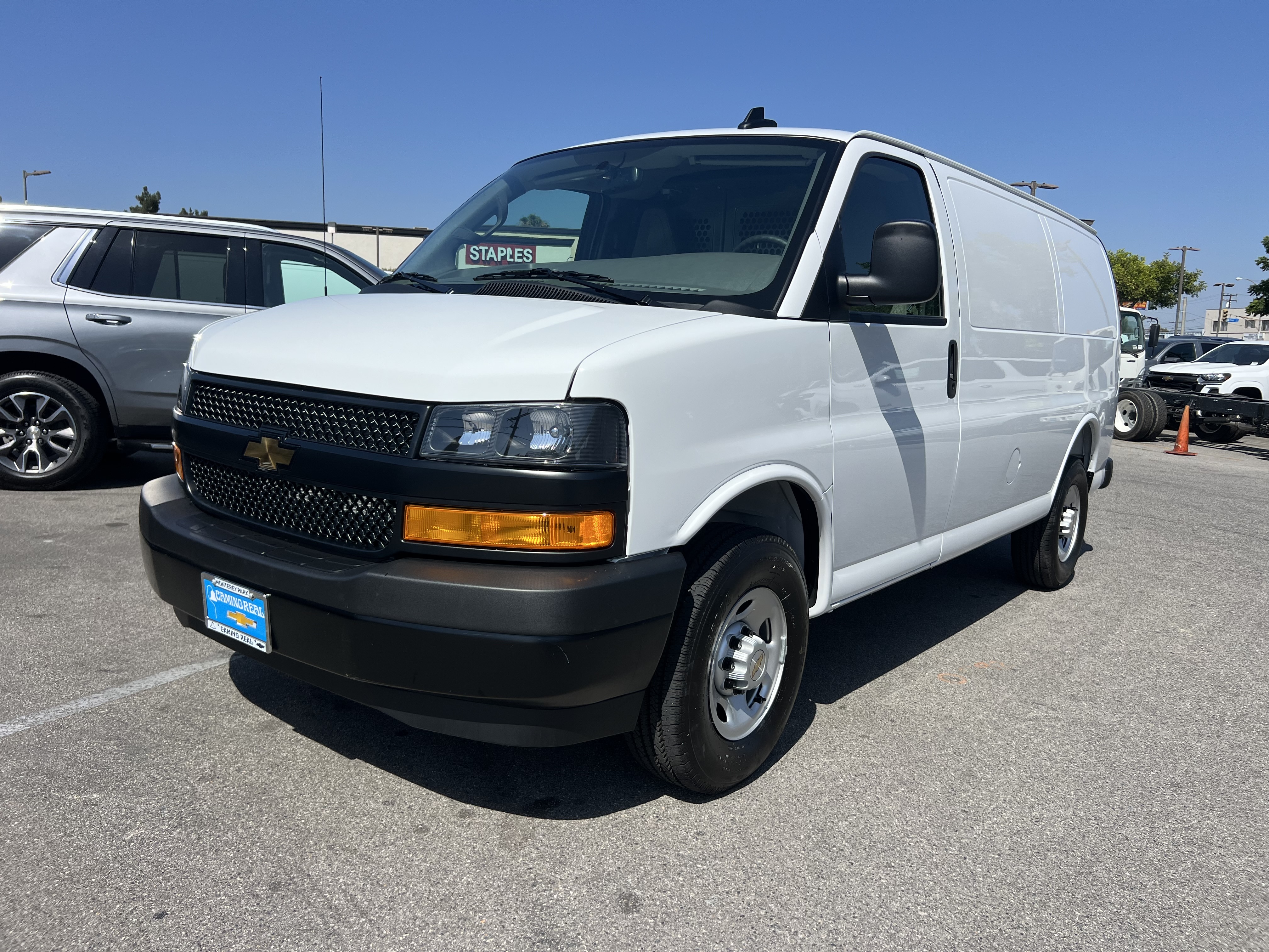 2025 Chevrolet Express Cargo 2500 photo 5