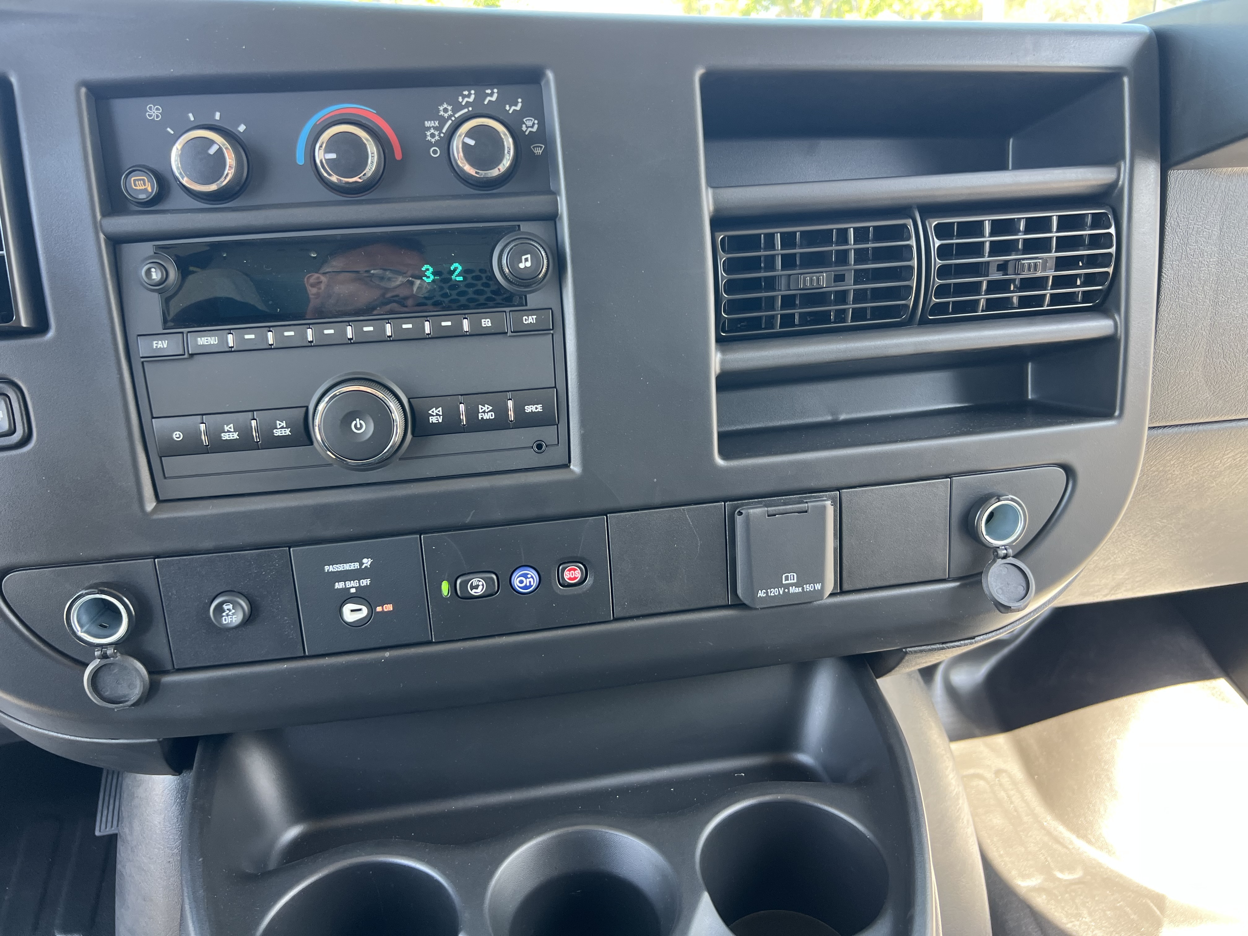 2025 Chevrolet Express Cargo 2500 photo 13