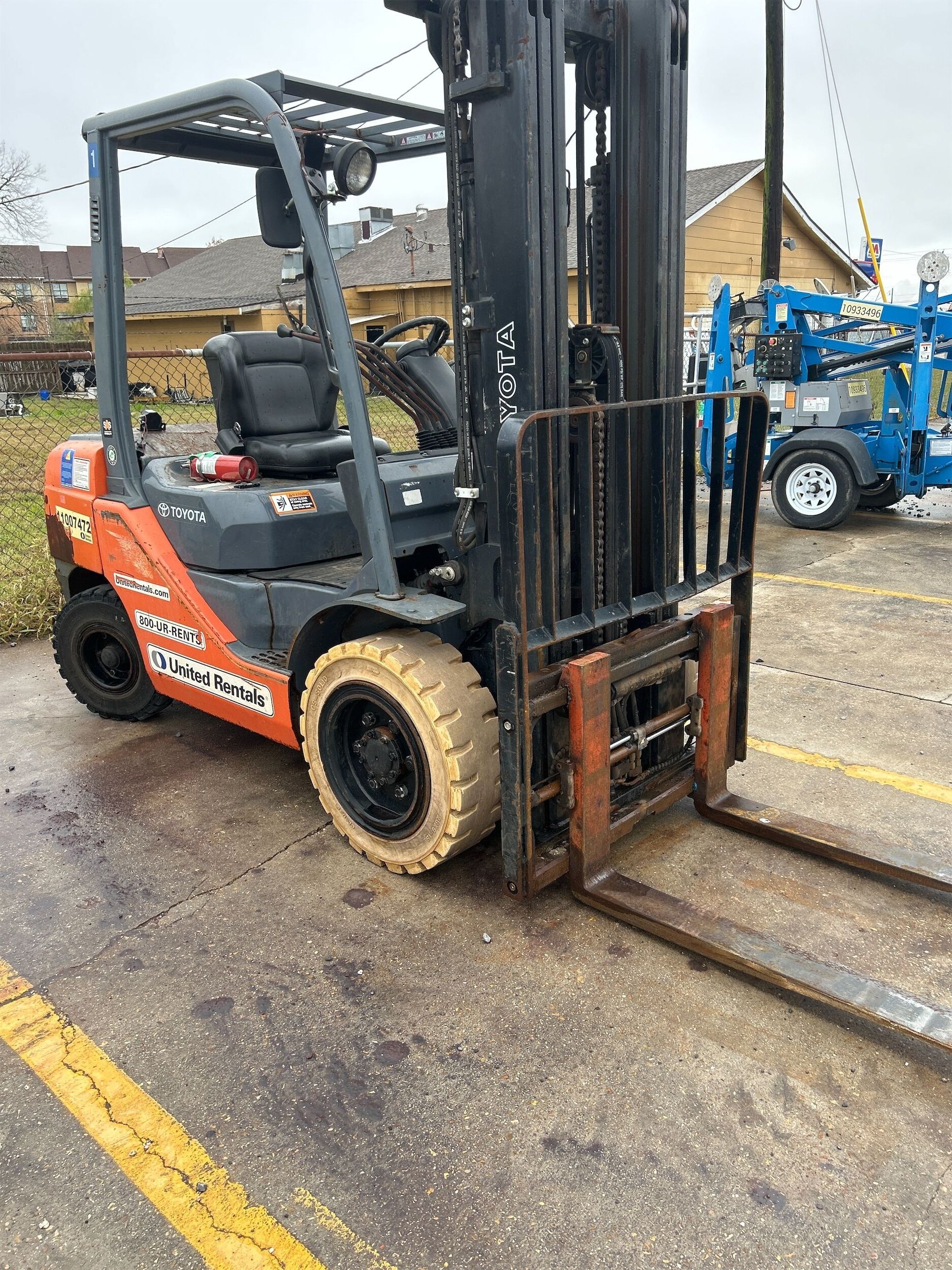 2019 TOYOTA 8FDU30 Warehouse Forklift in Bessemer, AL