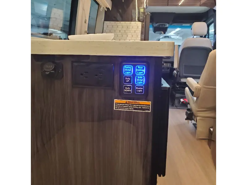 2022 WINNEBAGO ERA 70B