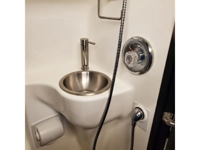 2022 WINNEBAGO ERA 70B