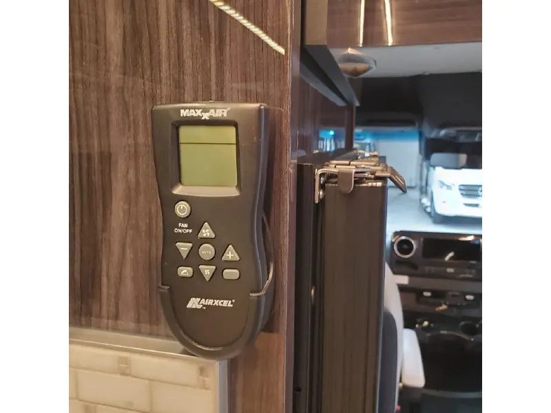 2022 WINNEBAGO ERA 70B