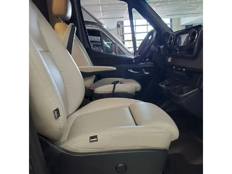 2022 WINNEBAGO ERA 70B