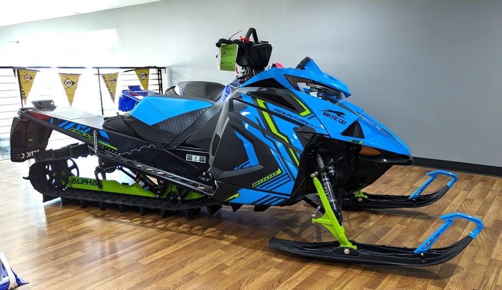 Full Review of the 2019 Arctic Cat M 8000 Mountain Cat Alpha