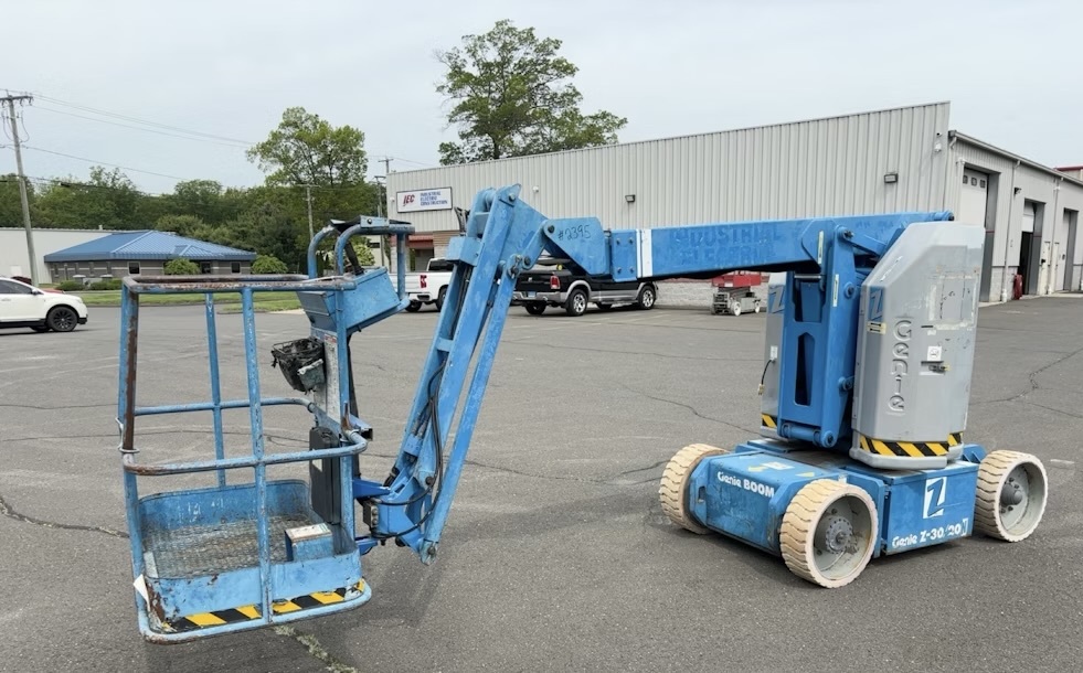 2004 GENIE Z30-20N in Hartford, CT
