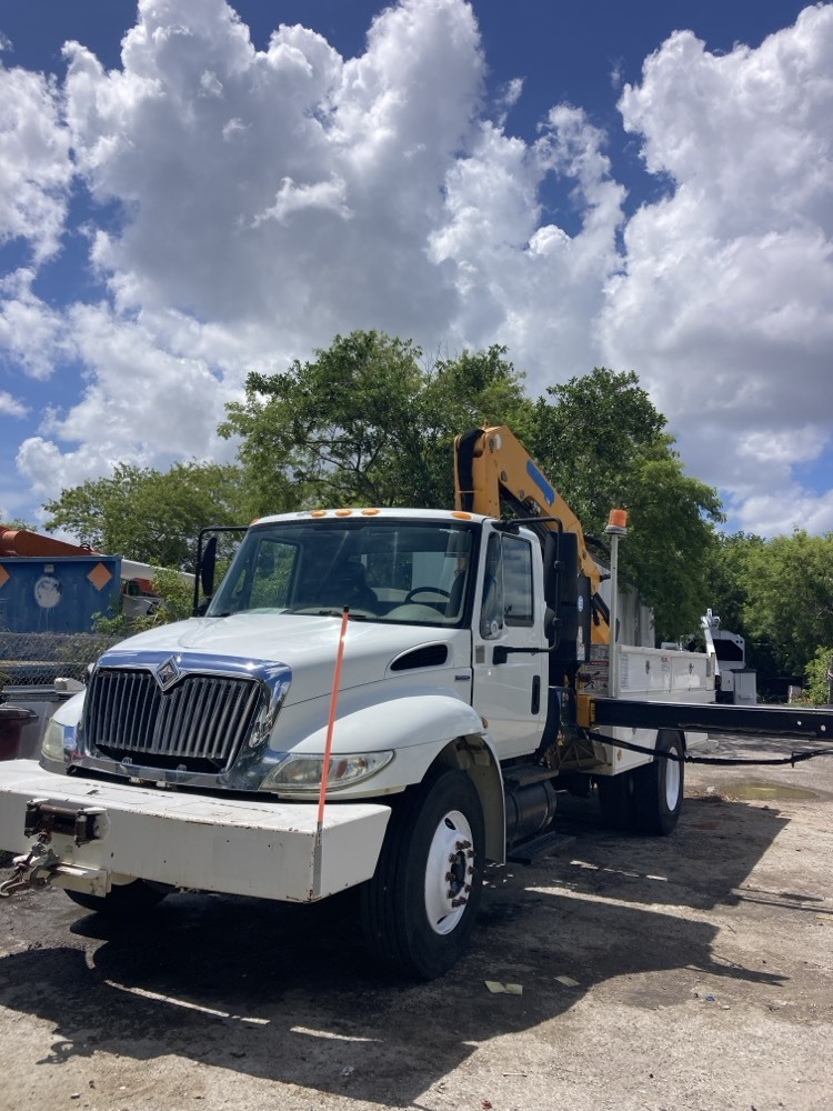 2008 INTERNATIONAL 4300 in Miami, FL