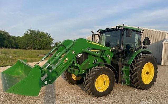 2018 JOHN DEERE 6130R in Colony, KS