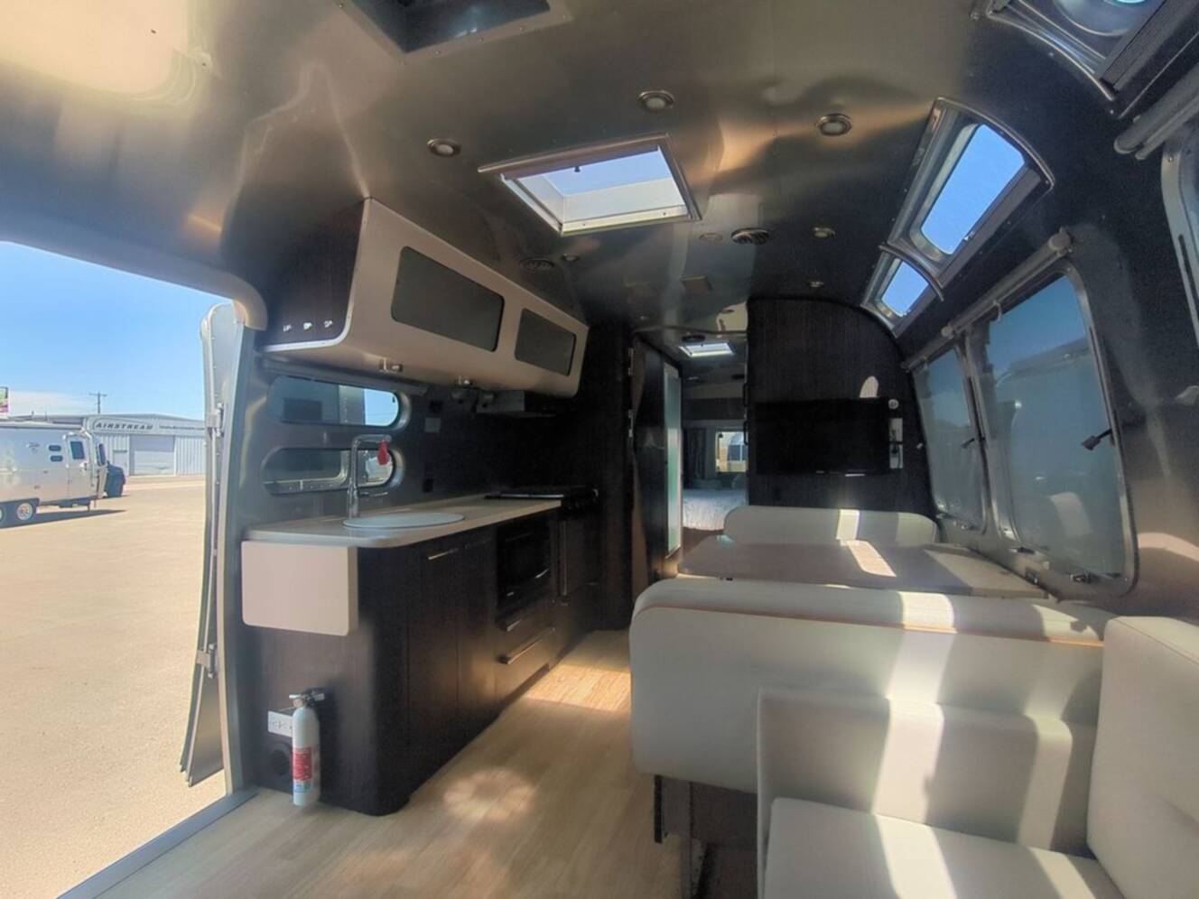 A photo of this 2018 Airstream International Signature 30RB