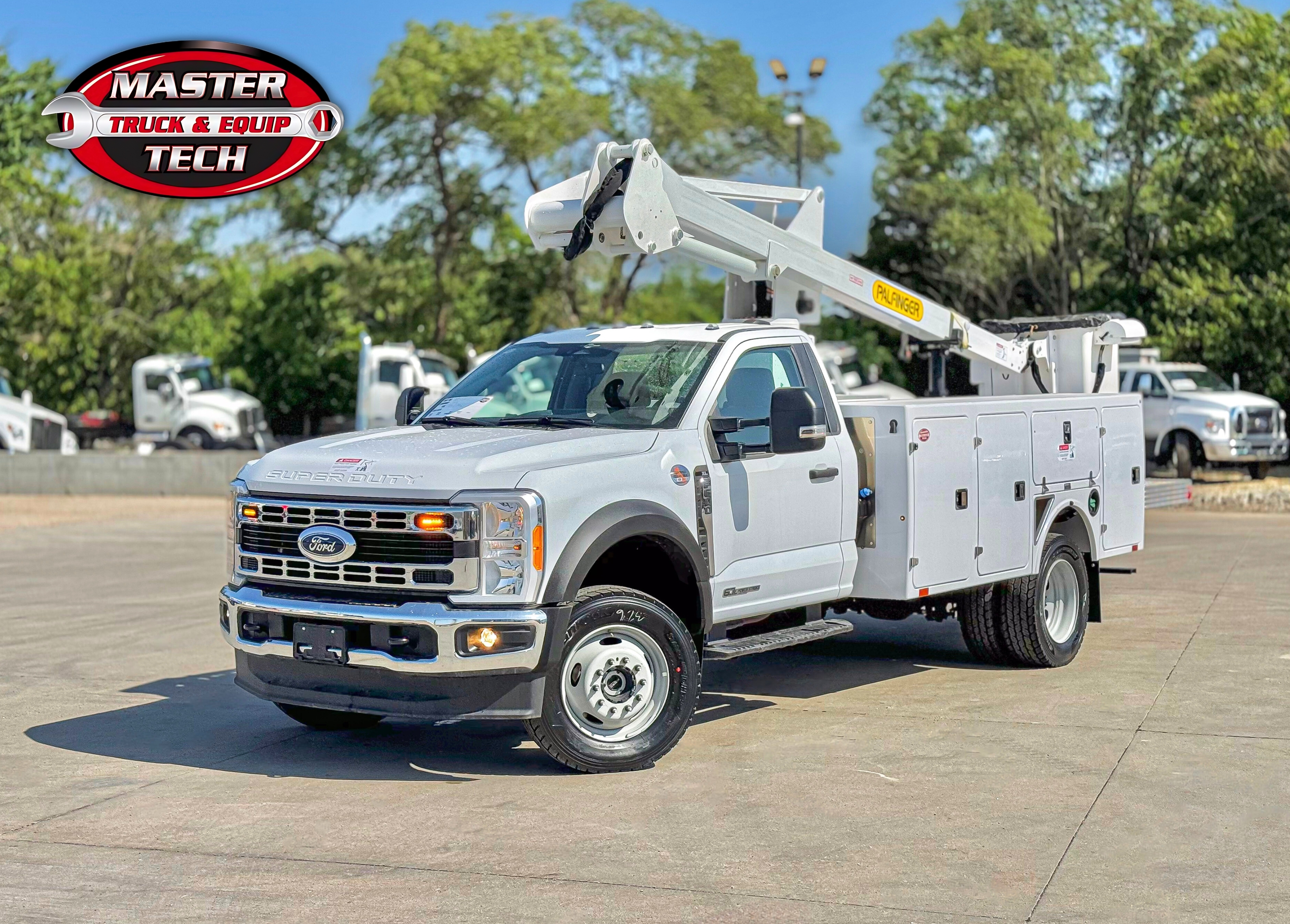 2023 FORD F-600 XL in Wichita, KS