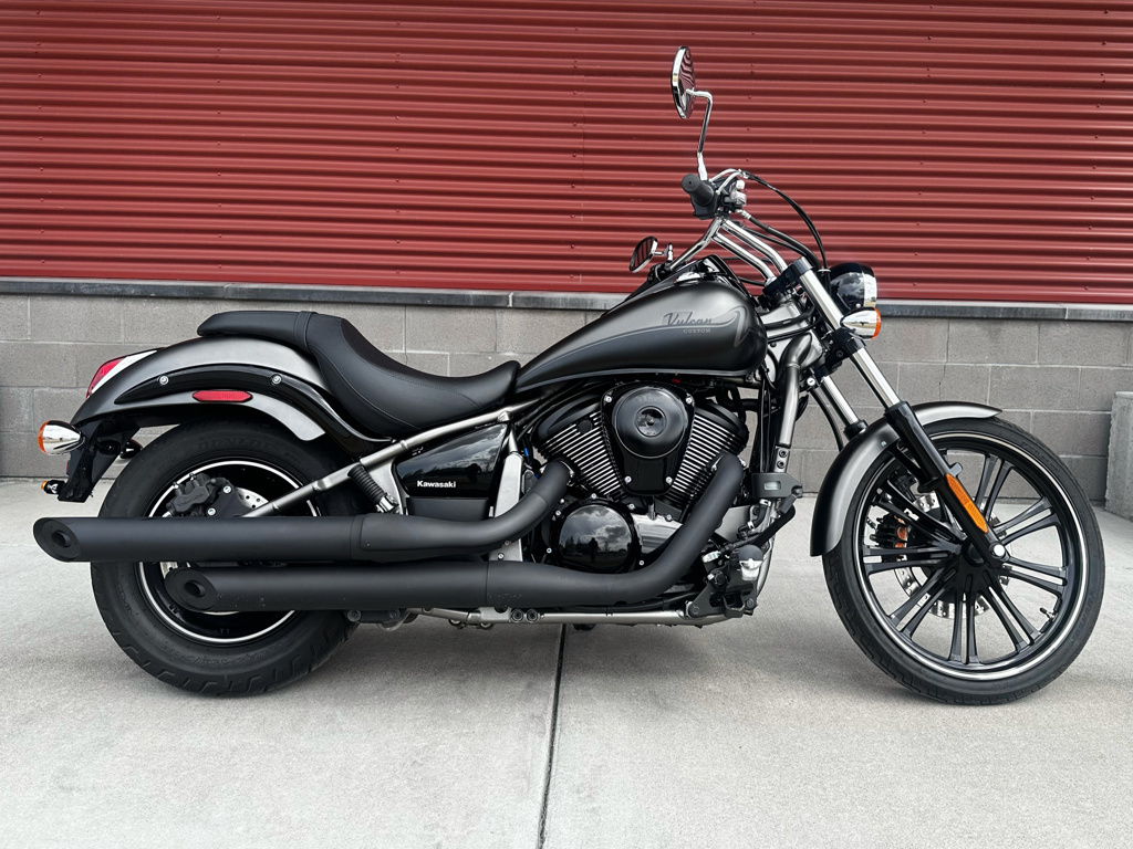 Msrp New 2025 Exmark Lazer Z X-Series 60 in. Kawasaki FX820EVO