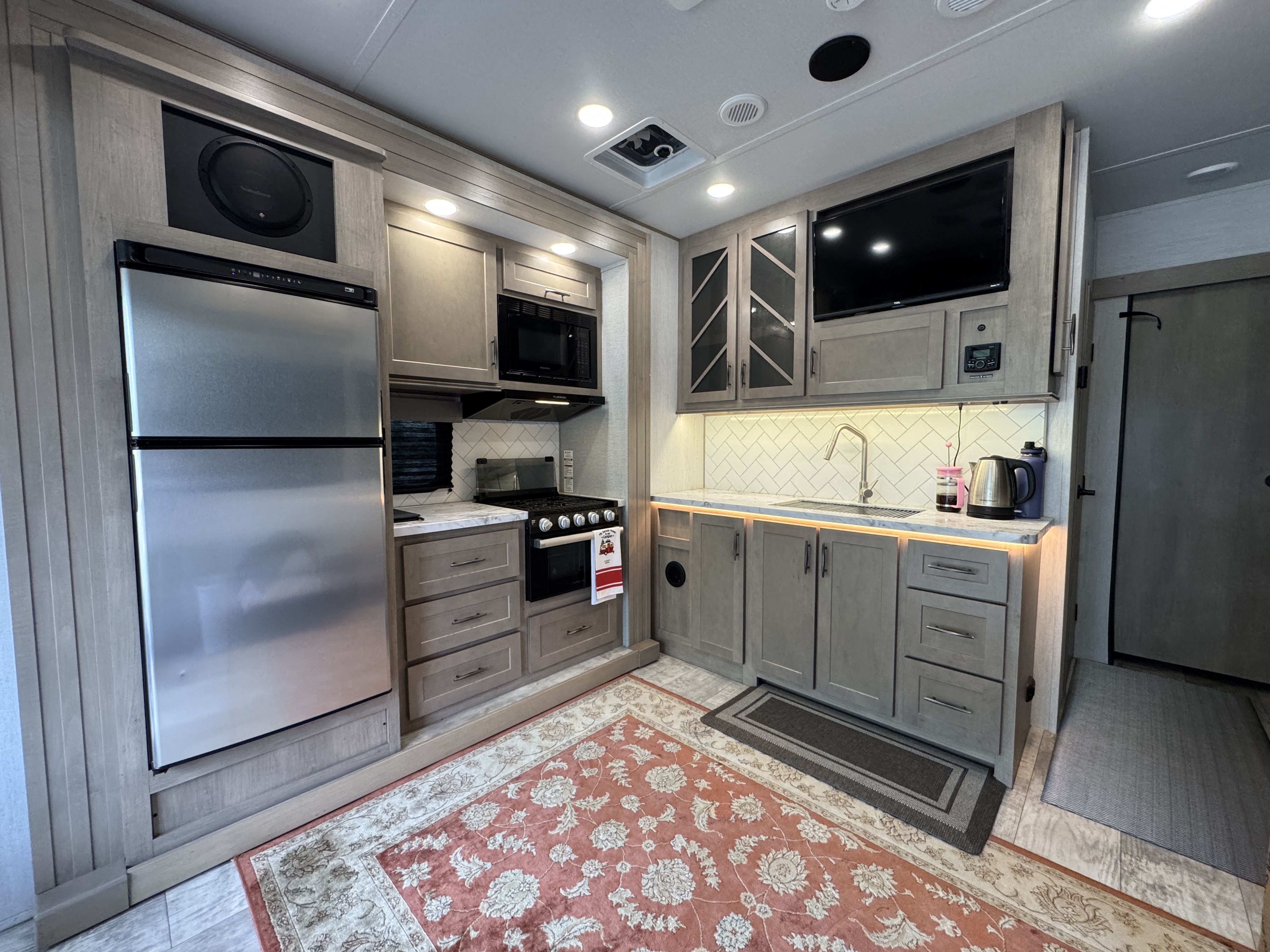 2023 Grand Design Momentum G-Class 25G in sewickley PA