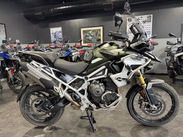 セール 世界を買える 海外ブランド Kawasaki Ninja ZX-4R SE💙🖤 Ninja