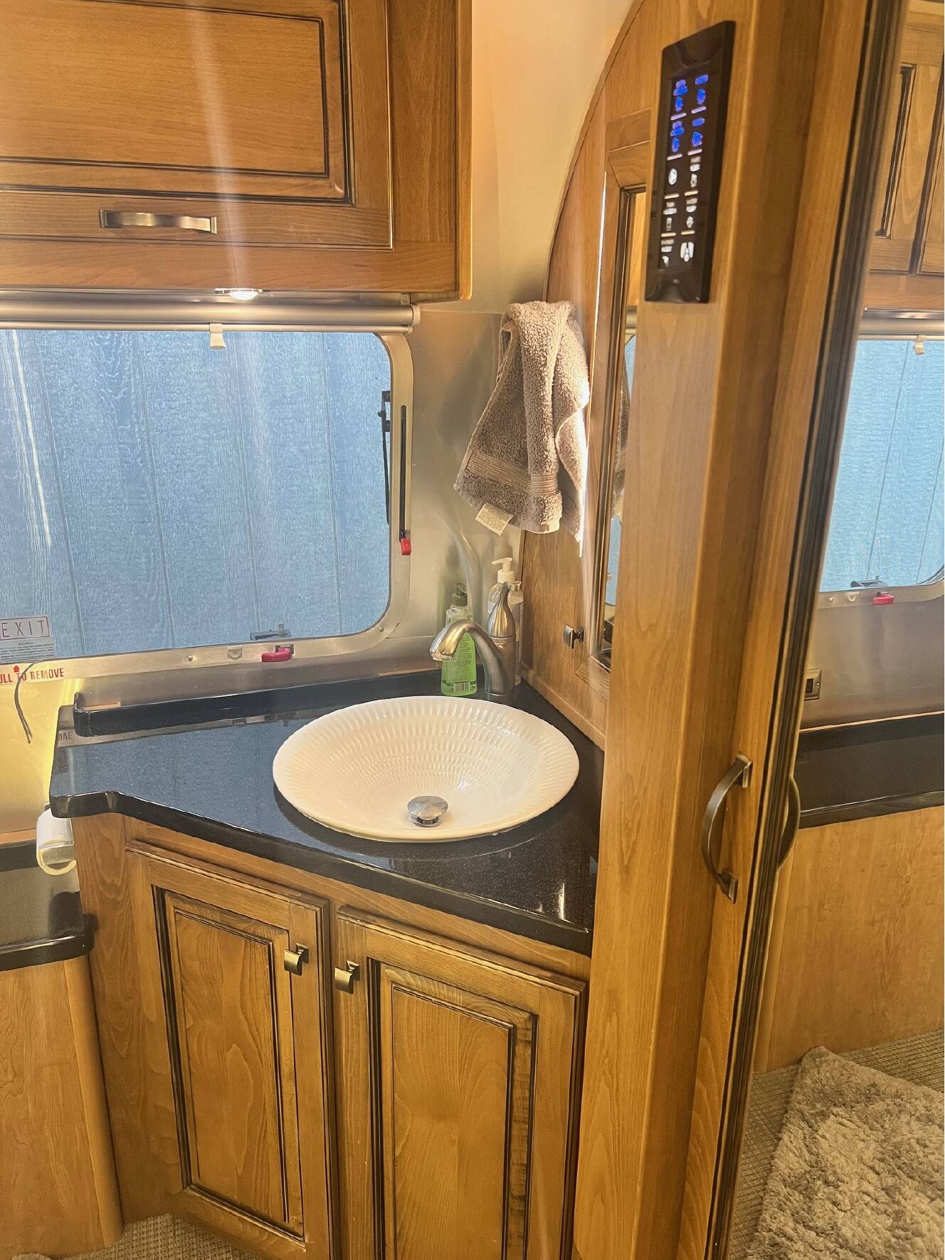 A photo of this 2018 Airstream Classic 33FBQ