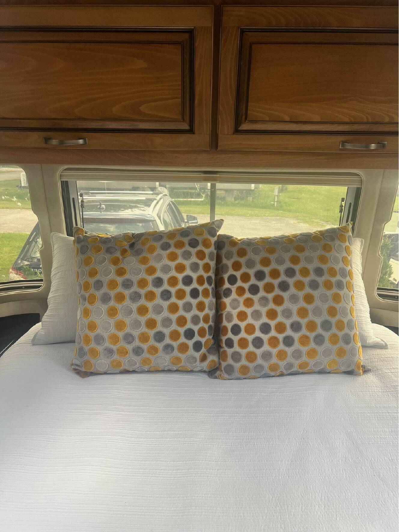 A photo of this 2018 Airstream Classic 33FBQ
